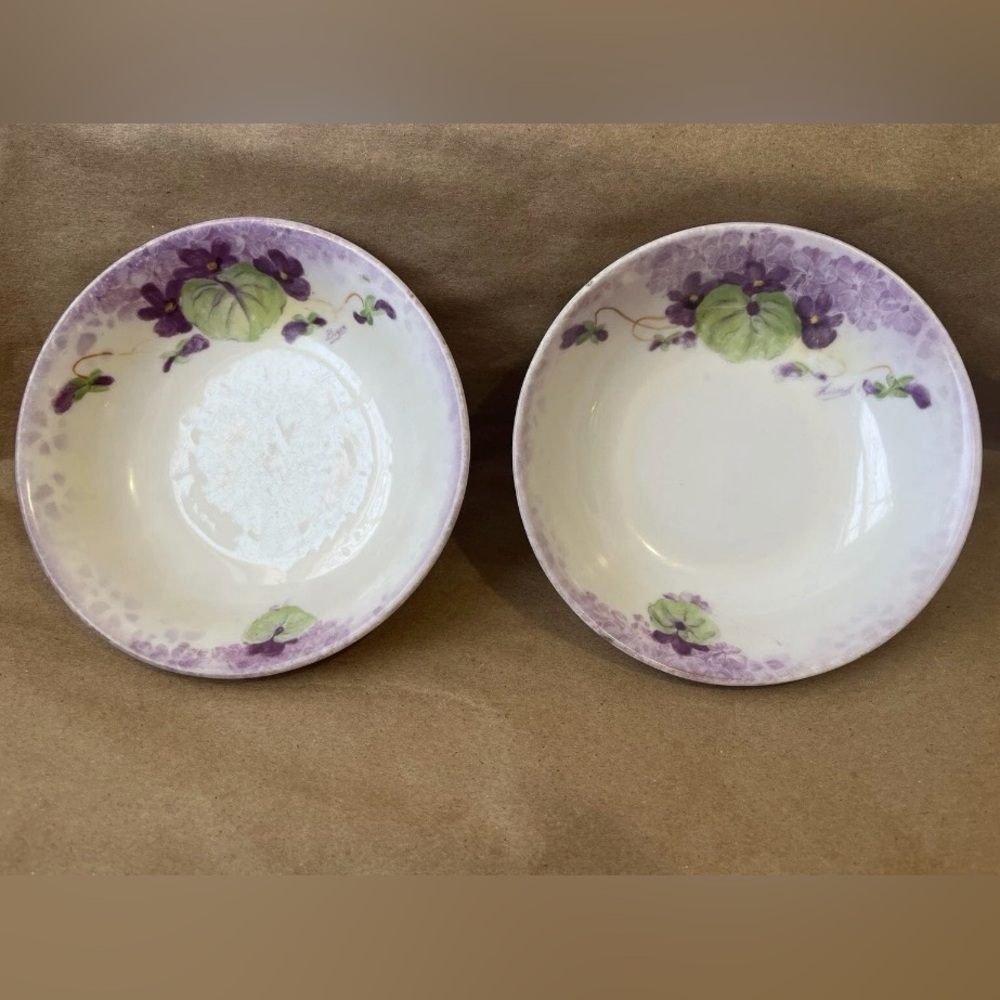 Vintage Beyer & Bock
Dessert:Berry Bowls
Rudolstadt Thuringia Studio 
Signed
